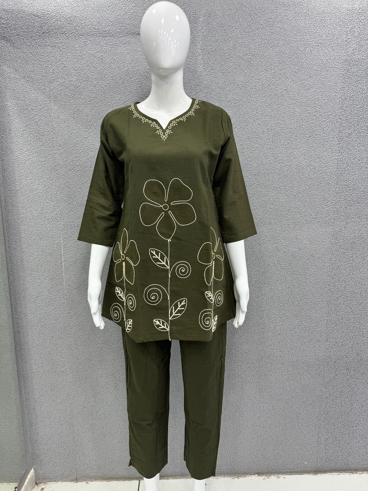 c9b703b2-3a22-4c62-8cce-763c76420bb8 dori work cotton cord-set - Image 1